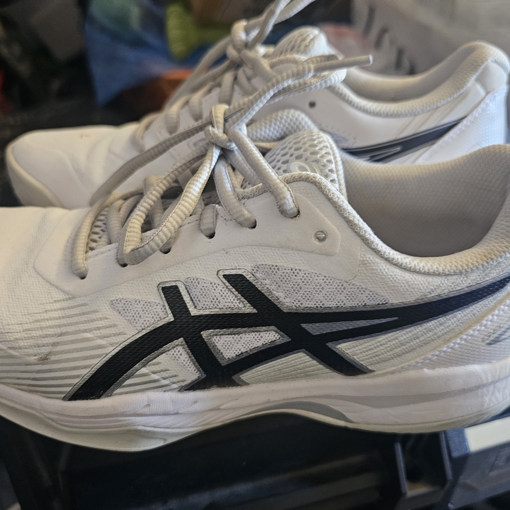 ASICS unisex Athletic Shoes in White and Black